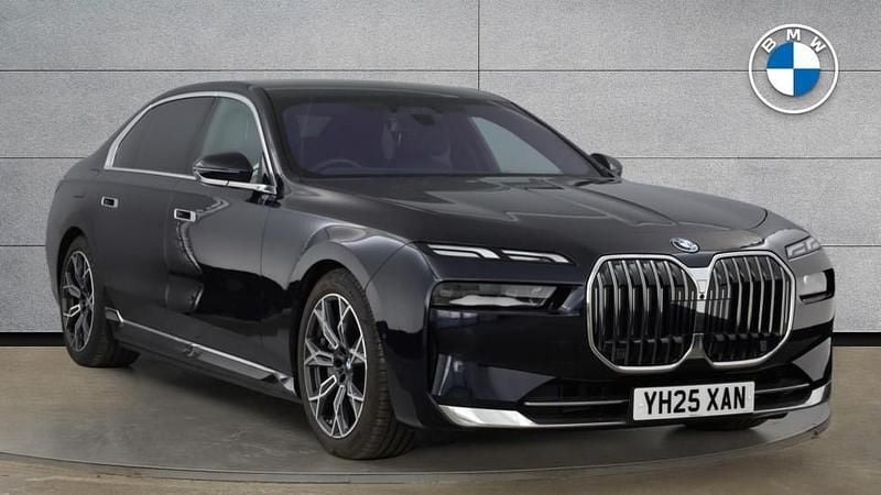 New BMW 750e Comfort Edition 482 HP (354 kW) 2025 Black Sedan
