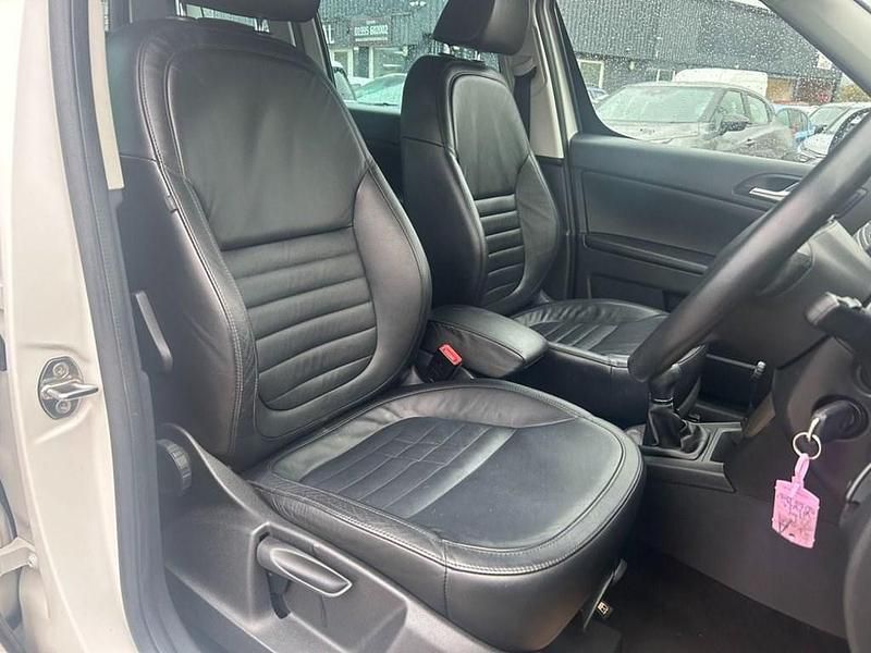 Used Skoda Yeti SE L 110 HP (80 kW) 2015 White SUV