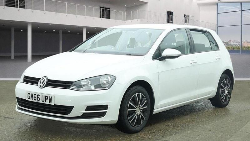 Used VW Golf VII S 125 HP (91 kW) 2017 White Hatchback