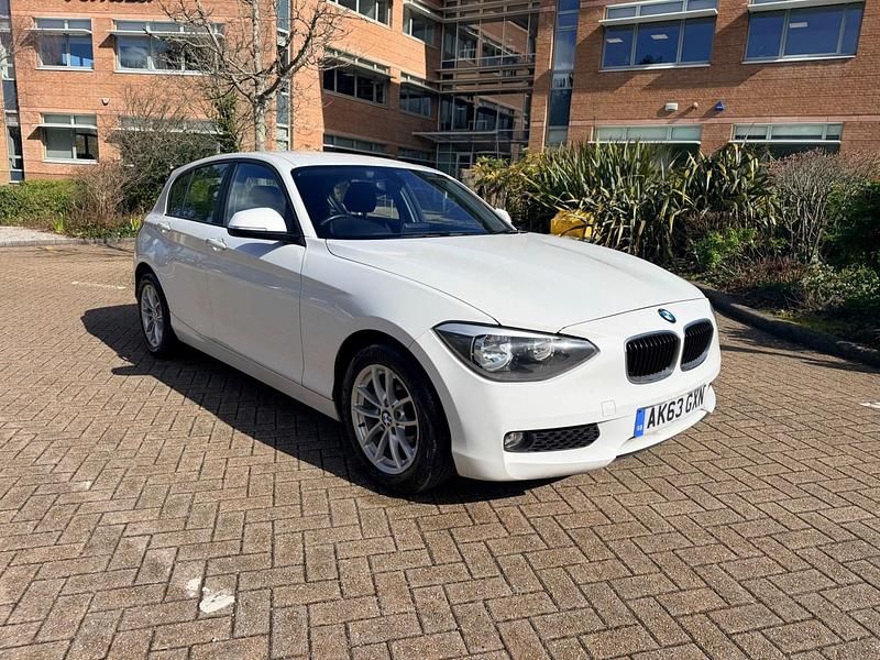 Used BMW 118 Comfort Edition 143 HP (105 kW) 2013 White Hatchback
