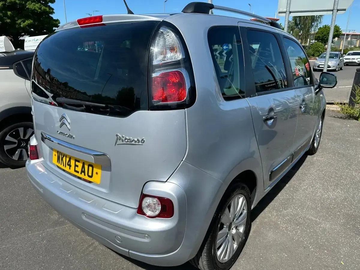 Begagnad Citroën C3 Picasso Exclusive 120 HK (88 kW) 2014 Silver Minibuss
