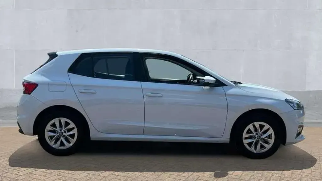 Used Skoda Fabia SE 95 HP (69 kW) 2025 White Hatchback