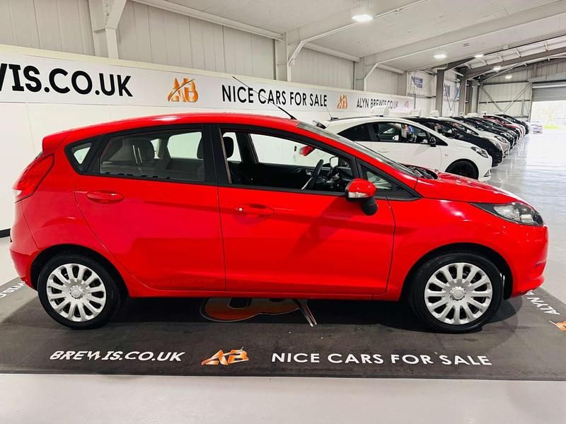 Used Ford Fiesta 82 HP (60 kW) 2012 Red Hatchback