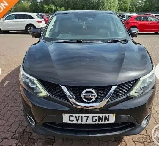 Used Nissan Qashqai N-Connecta 110 HP (80 kW) 2017 Black SUV