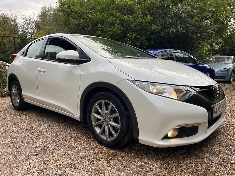 White Used 2012 Honda Civic ES Hatchback | £3,995 (Fair price) - Image 1/4