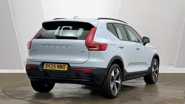 Used Volvo XC40 Plus 161 HP (118 kW) 2025 Blue SUV