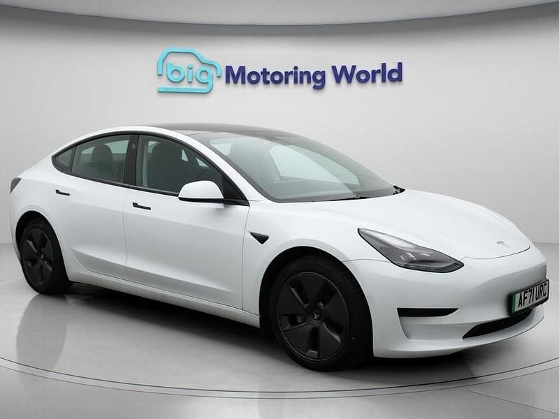 White Used 2021 Tesla Model 3 Standard Range Plus Sedan | £17,400 (A bit pricey) - Image 1/4