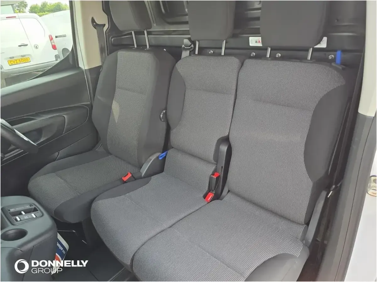 Used Toyota Proace Design 130 HP (95 kW) 2024 White MPV