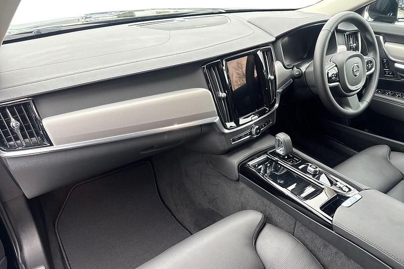 Used Volvo V90 Plus 350 HP (257 kW) 2025 Onyx black Estate