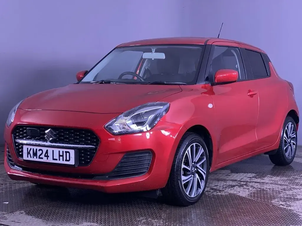 Usado Suzuki Swift SZ-L 83 CV (61 kW) 2024 Rojo Utilitario