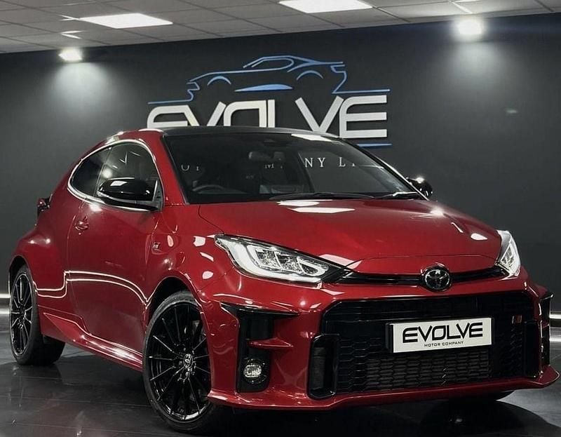 Red Used 2022 Toyota Yaris Hatchback | £25,995 (Good price) - Image 1/4