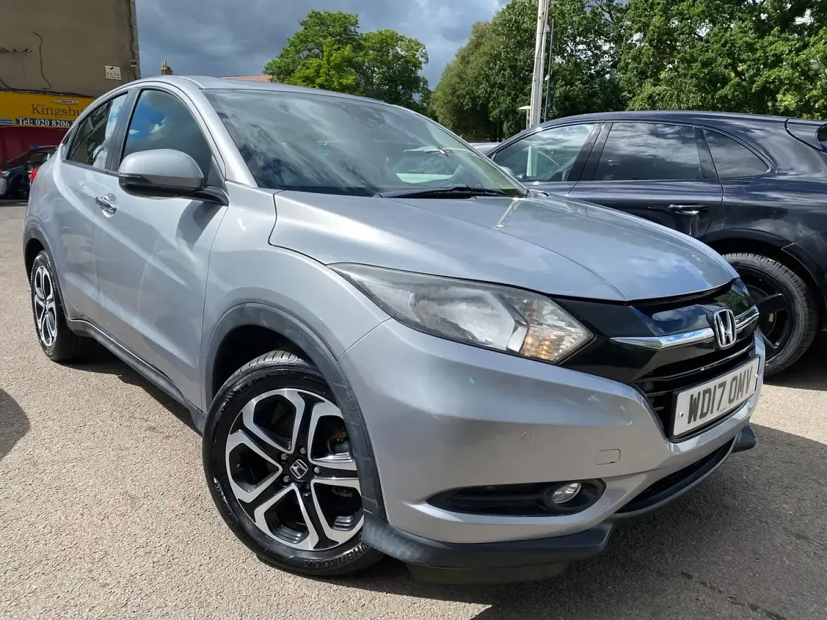 Used Honda HR-V SE 130 HP (95 kW) 2017 Silver SUV