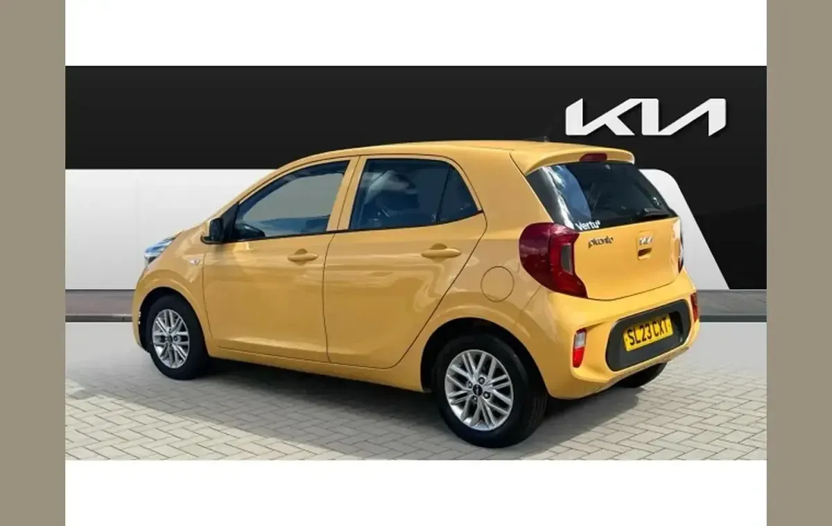 Used Kia Picanto 65 HP (47 kW) 2023 Yellow Hatchback
