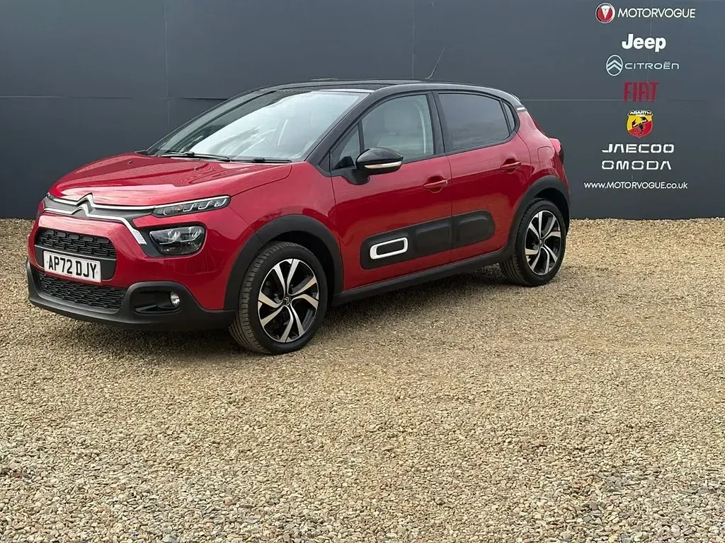 Used Citroën C3 Shine 102 HP (75 kW) 2022 Red Hatchback