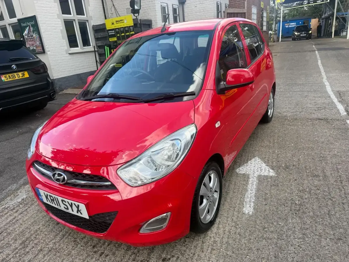 Used Hyundai i10 Active 86 HP (63 kW) 2011 Red Hatchback