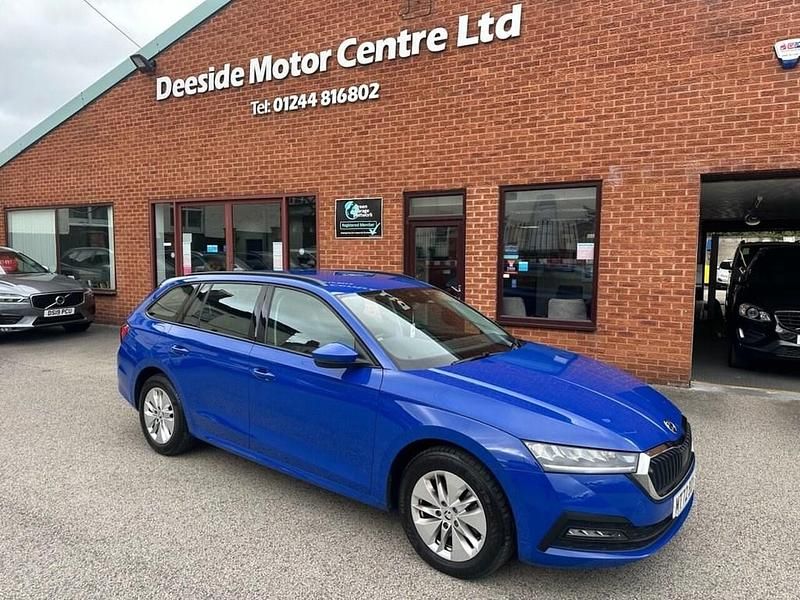 Used Skoda Octavia SE Technology 110 HP (80 kW) 2022 Blue Estate