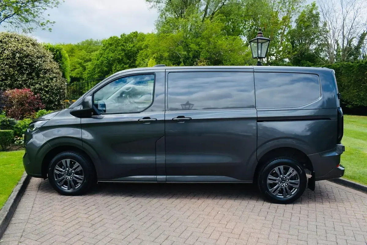 Used Ford Transit Custom Limited 170 HP (125 kW) 2025 Grey Van