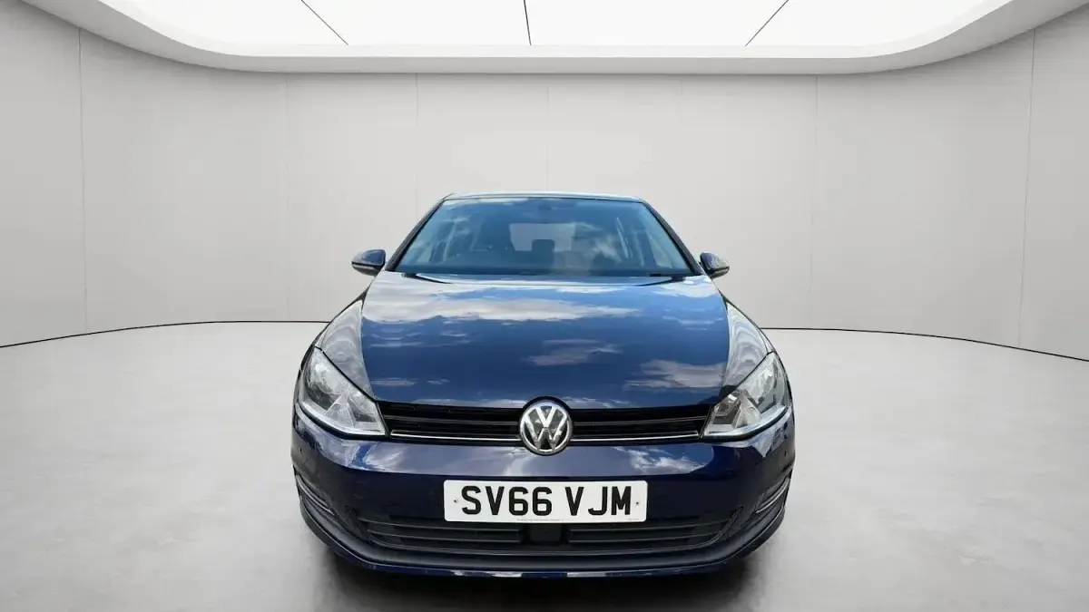 Used VW Golf VII Edition 110 HP (80 kW) 2016 Blue Hatchback