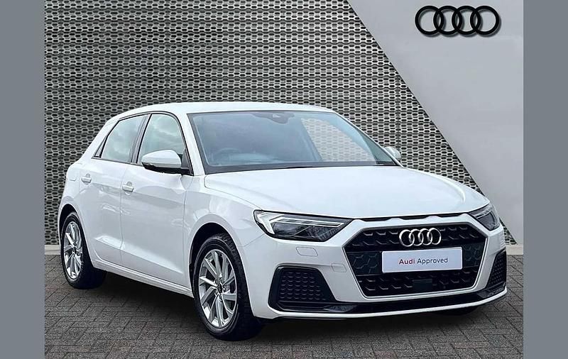 Used Audi A1 Sport 94 HP (69 kW) 2024 White SUV