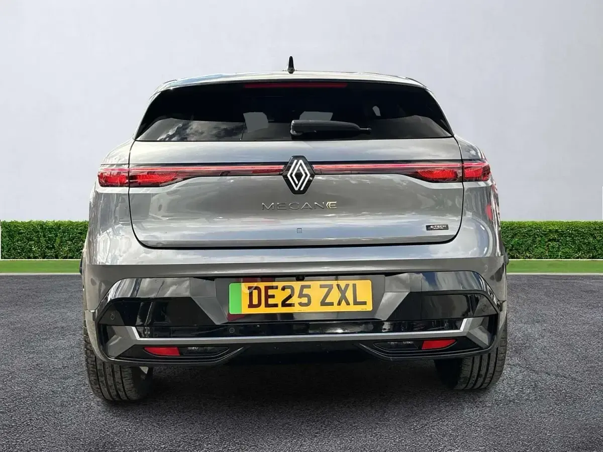 Used Renault Megane E-Tech Komfort 160 kW (218 HP) 2025 Grey/black Hatchback