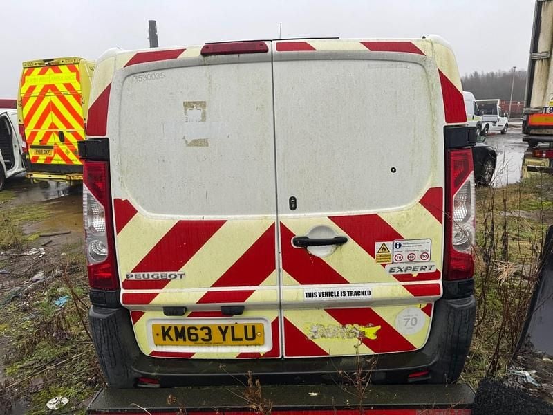 Used Peugeot Expert 90 HP (66 kW) 2013 White Van