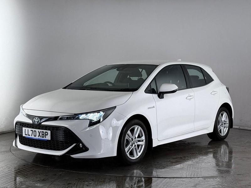 Used Toyota Corolla 2021 White Hatchback