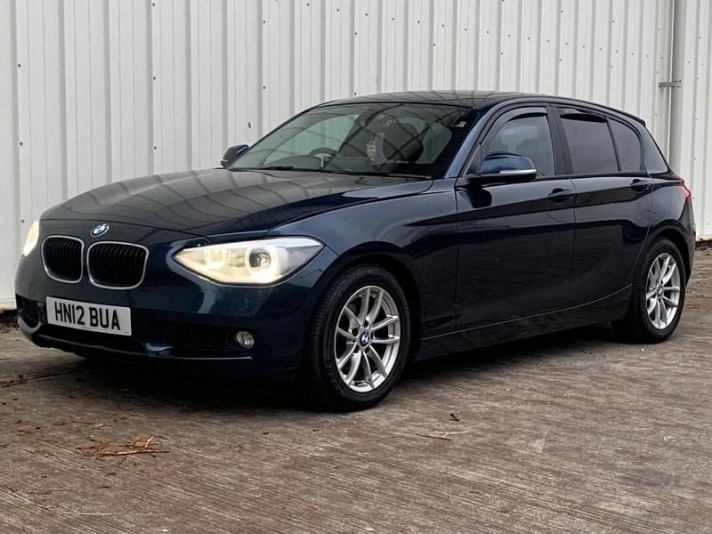 Begagnad BMW 116 2012 Blå Halvkombi