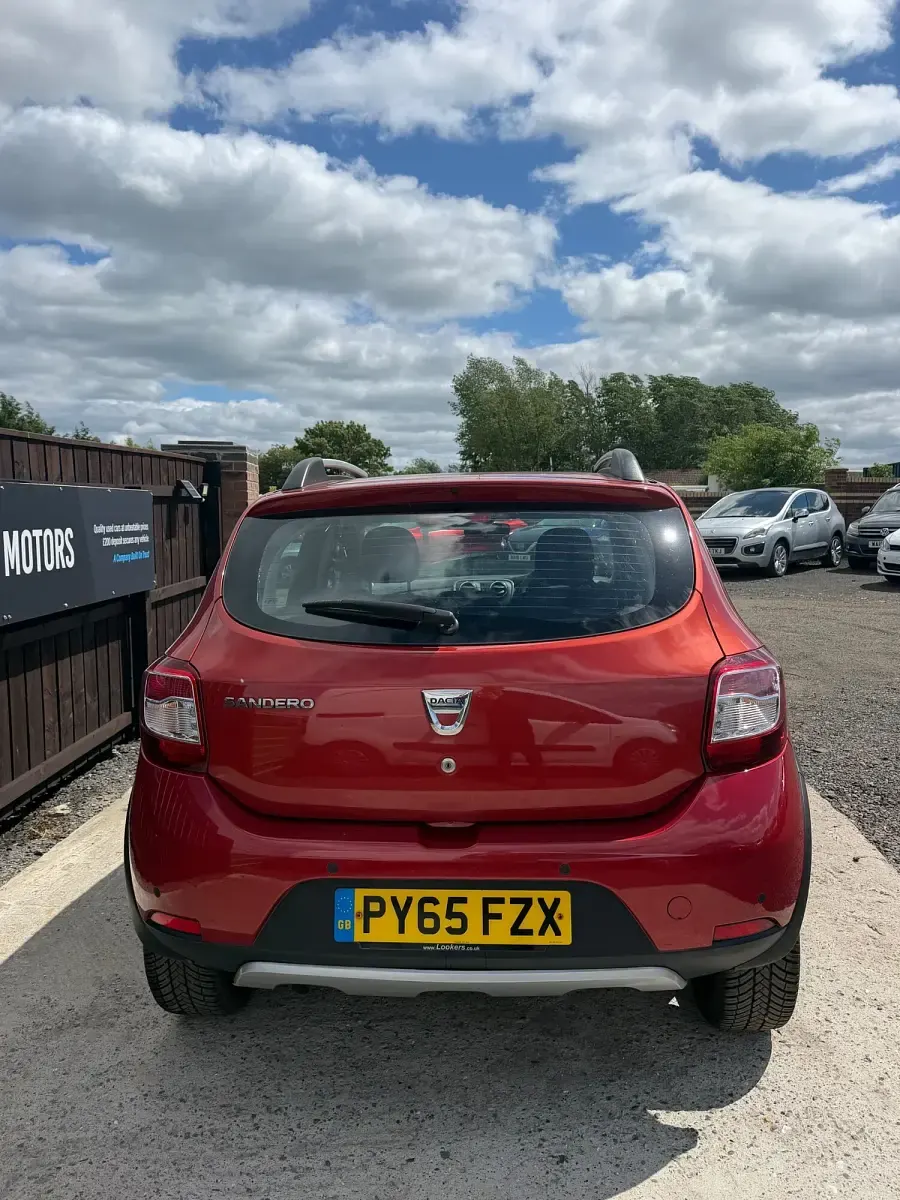 Used Dacia Sandero Lauréate 2016 Red Hatchback
