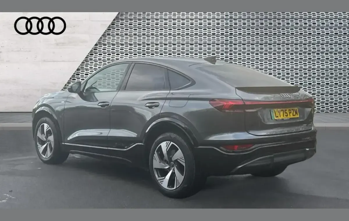 Begagnad Audi Q6 e-tron S-Line 284 kW (387 HK) 2026 Grå SUV