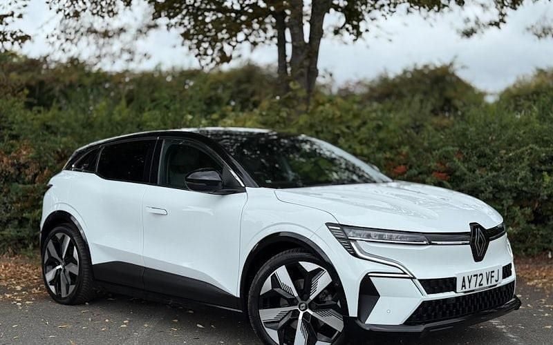 White Used 2022 Renault Mégane Techno Hatchback | £17,656 (Fair price) - Image 1/4