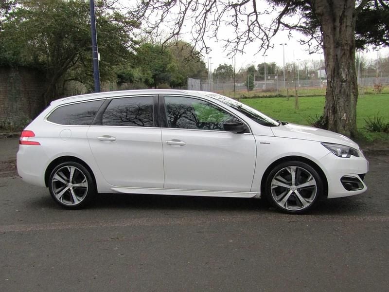 Used Peugeot 308 GT-line 2017 White Estate