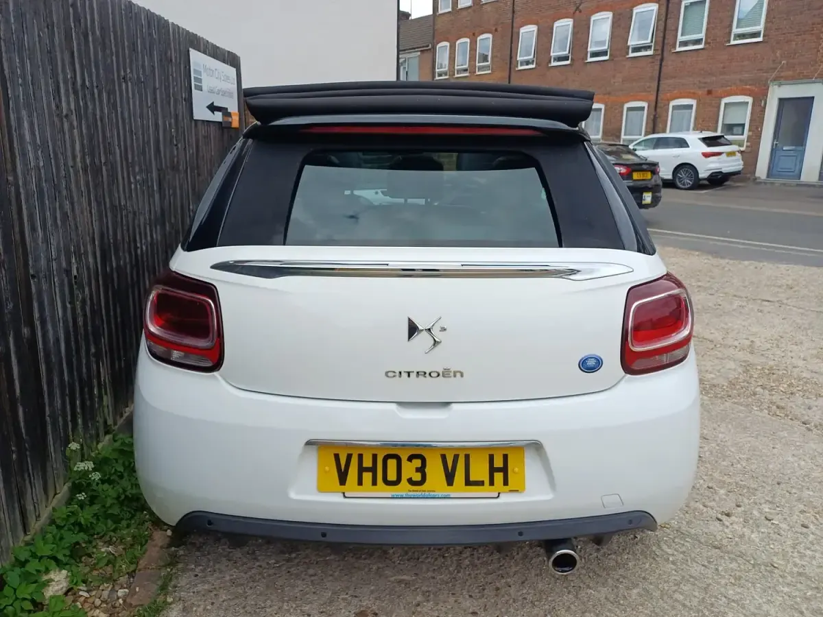 Used Citroën DS3 Cabriolet 2015 White Cabriolet