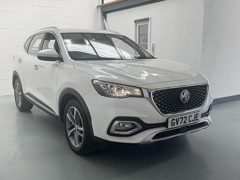 White Used 2023 MG HS Excite SUV | £12,995 (Super price) - Image 1/4