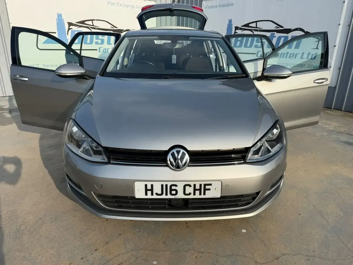 Second-hand VW Golf VII Edition 110 CP (80 kW) 2016 Argintiu Hatchback