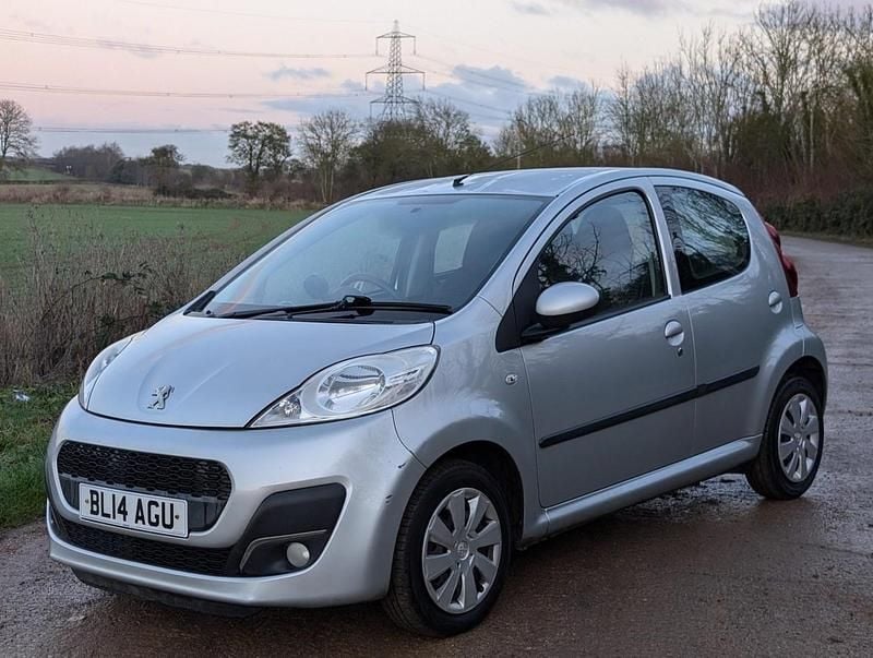 Used Peugeot 107 Active 68 HP (50 kW) 2014 Silver Hatchback