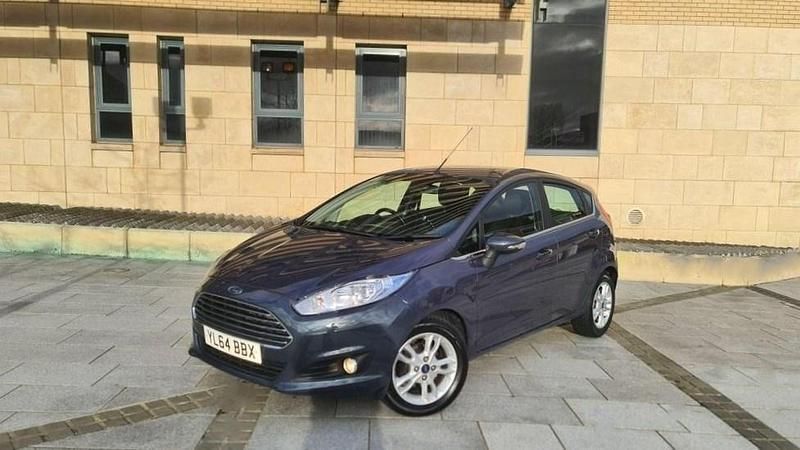 Used Ford Fiesta Zetec 75 HP (55 kW) 2015 Metallic grey Hatchback