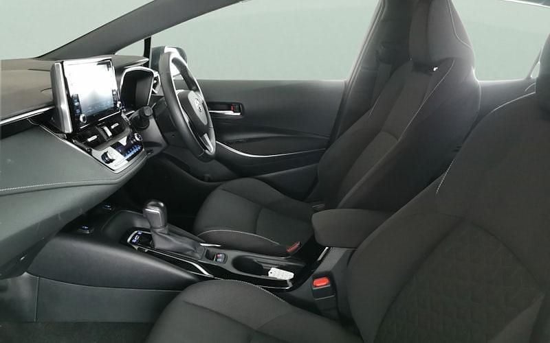 Used Toyota Corolla 122 HP (89 kW) 2021 Black Hatchback