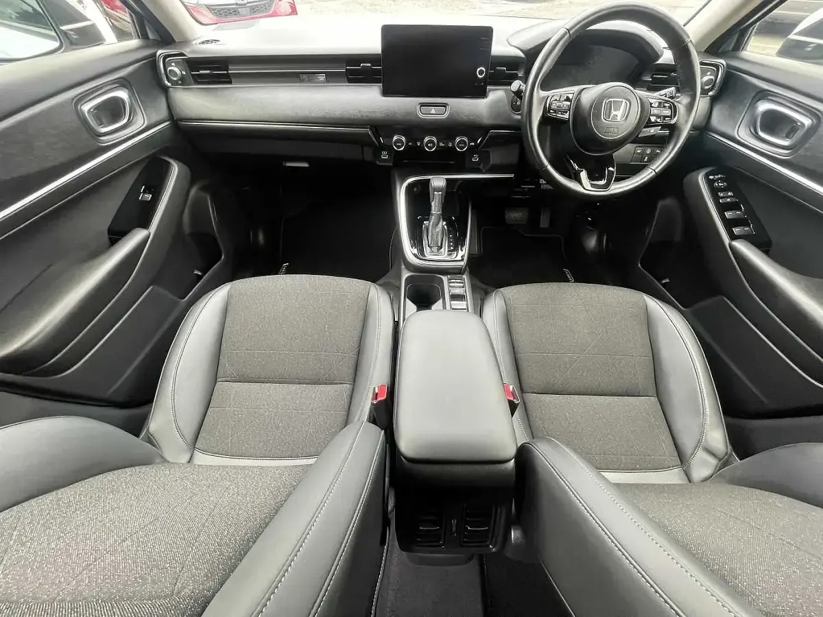 Used Honda HR-V Advance 131 HP (96 kW) 2023 Premium sunlight white SUV