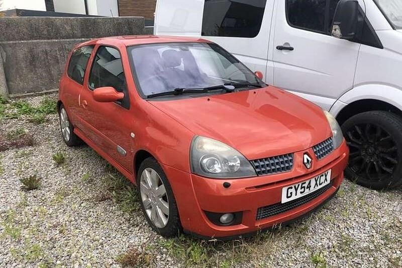 Orange Used 2004 Renault Clio II Hatchback | £6,000 (Fair price) - Image 1/1