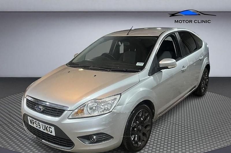 Silver Used 2009 Ford Focus Zetec Hatchback | £1,295 (Good price) - Image 1/1