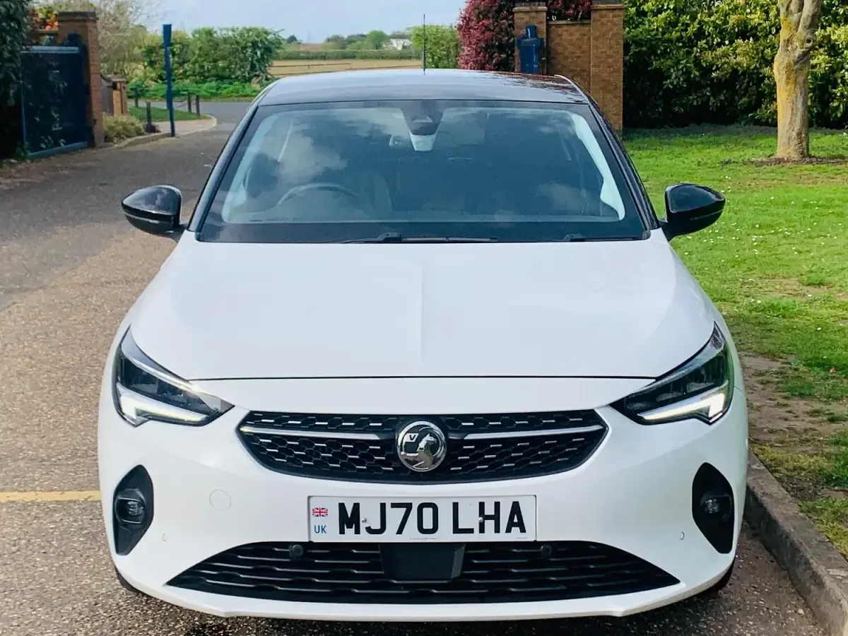 Used Vauxhall Corsa Elite 100 HP (73 kW) 2020 White Hatchback