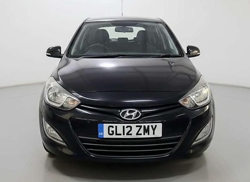 Used Hyundai i20 Style 100 HP (73 kW) 2012 Black Hatchback