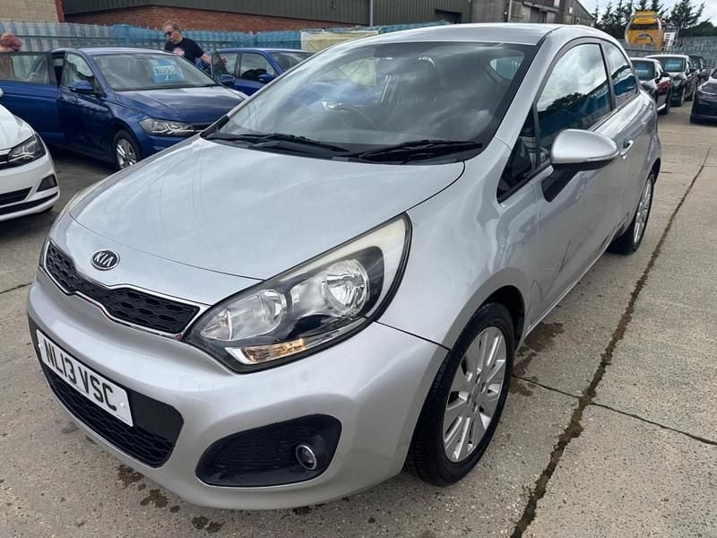 Used Kia Rio 107 HP (78 kW) 2013 Silver Hatchback