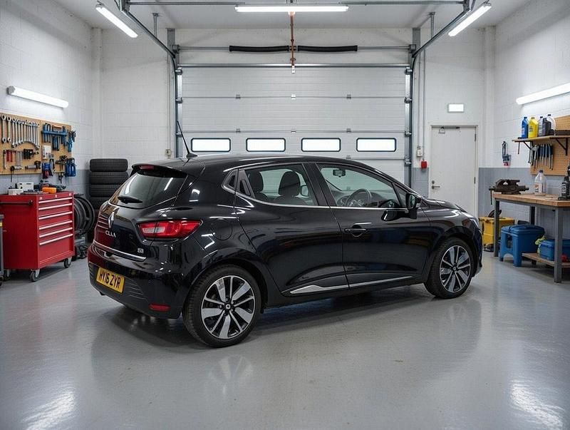 Used Renault Clio IV Dynamique 2016 Black Hatchback