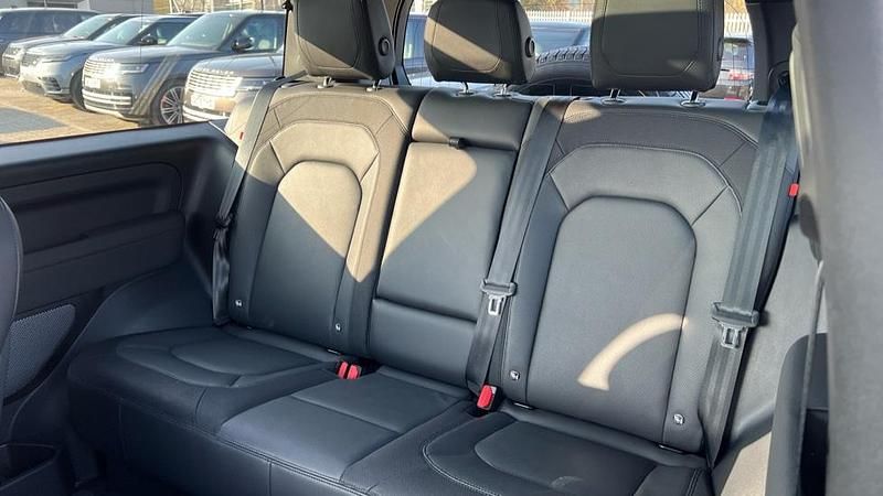 Used Land Rover Defender SE Dynamic 249 HP (183 kW) 2022 Metallic  eiger grey SUV