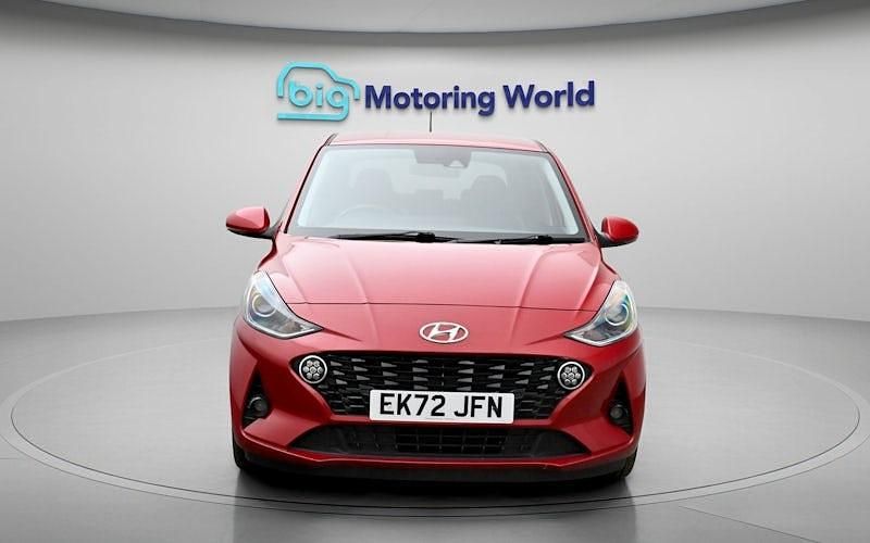 Used Hyundai i10 Premium 84 HP (61 kW) 2023 Red Hatchback