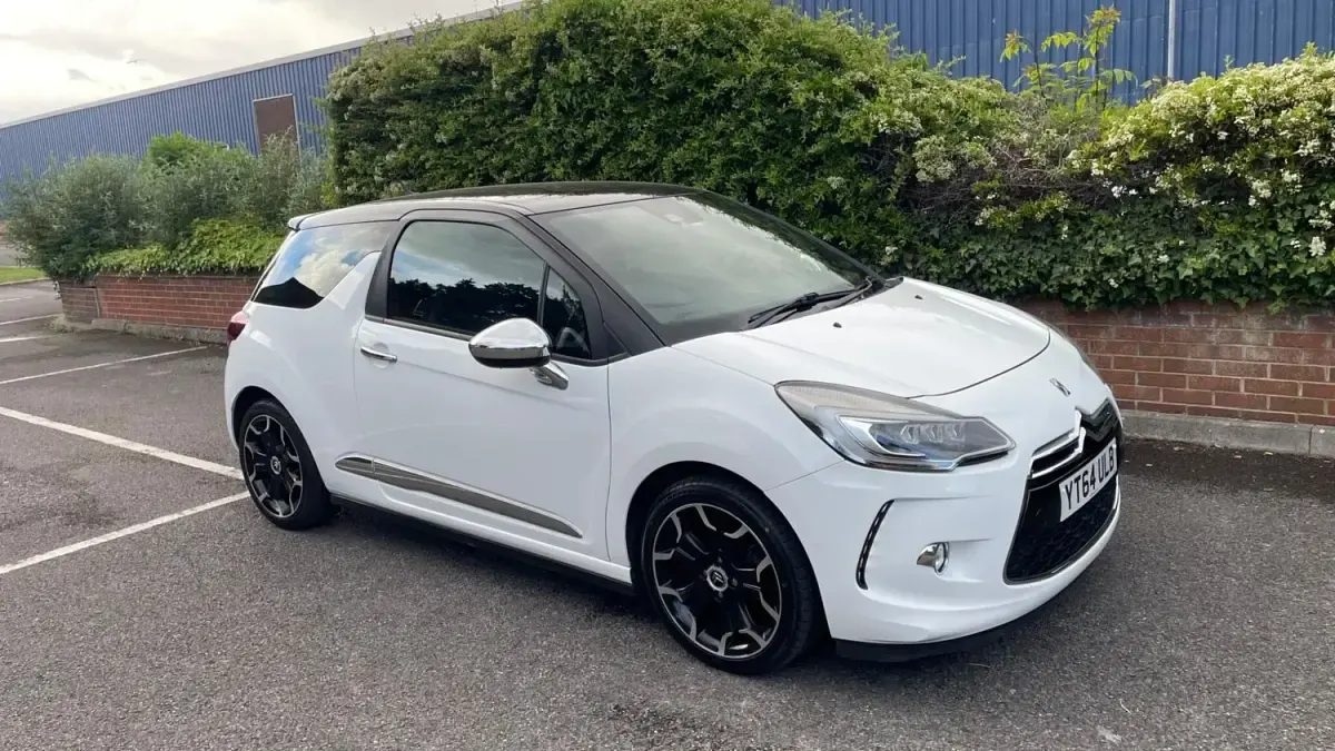 Używany Citroën DS3 110 KM (80 kW) 2014 Biały Hatchback