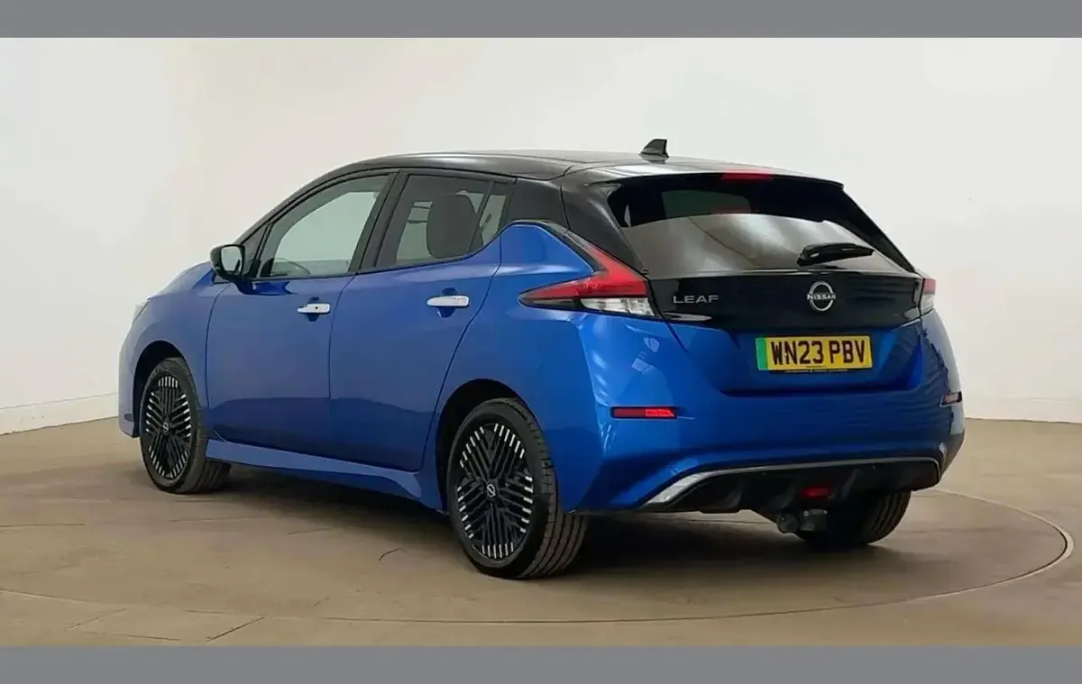 Used Nissan Leaf Tekna 160 kW (218 HP) 2023 Blue Hatchback