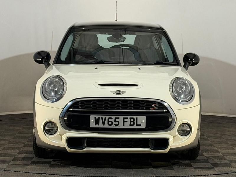 Begagnad Mini Cooper S Hatch 170 HK (125 kW) 2015 Vit Halvkombi