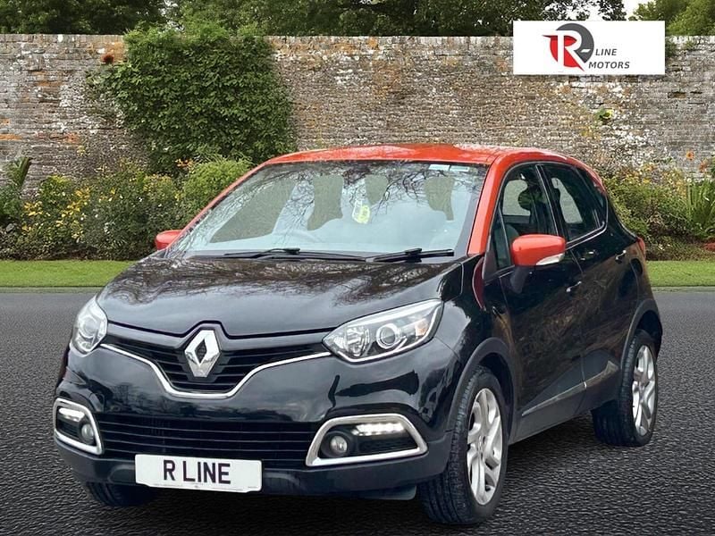Used Renault Captur Dynamique 90 HP (66 kW) 2014 Black/orange SUV